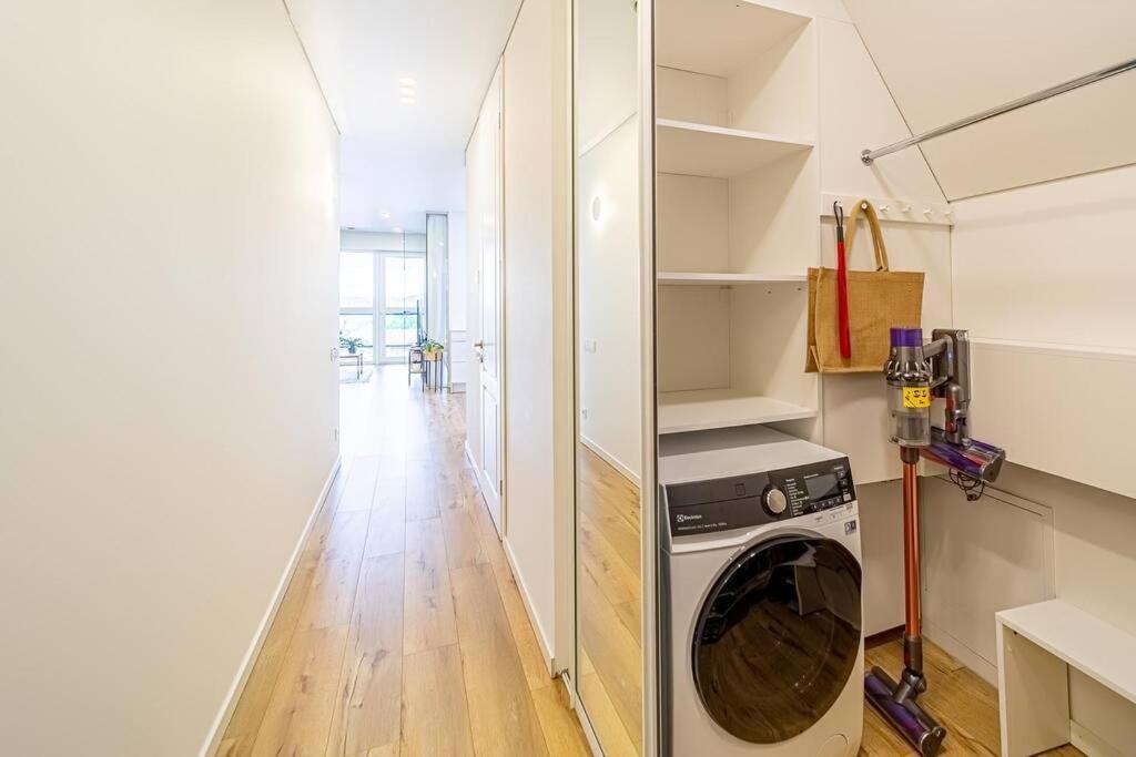 Sky Apartment With Free Parking And Balcony & Ac คอนัส ภายนอก รูปภาพ