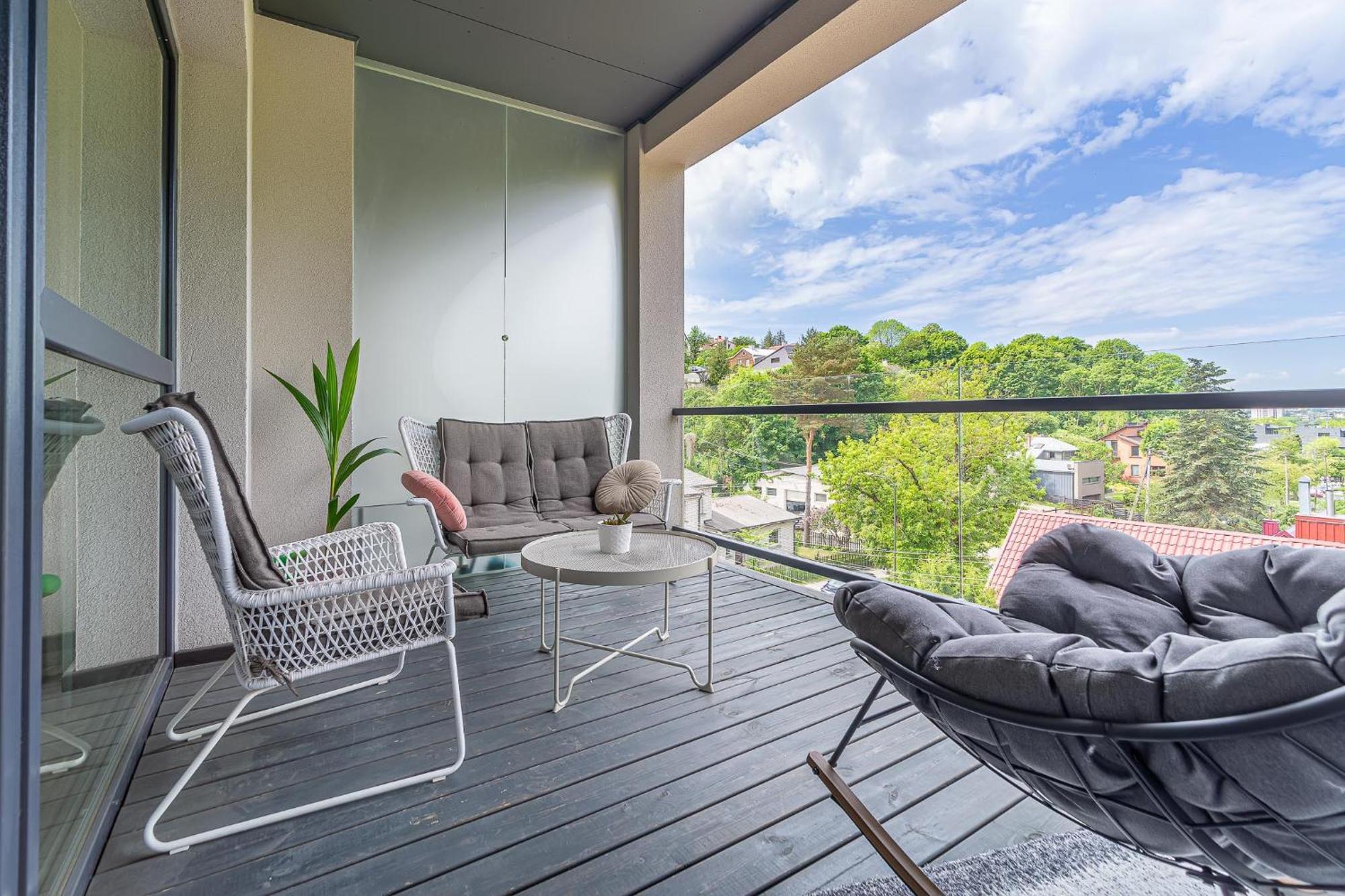 Sky Apartment With Free Parking And Balcony & Ac คอนัส ภายนอก รูปภาพ