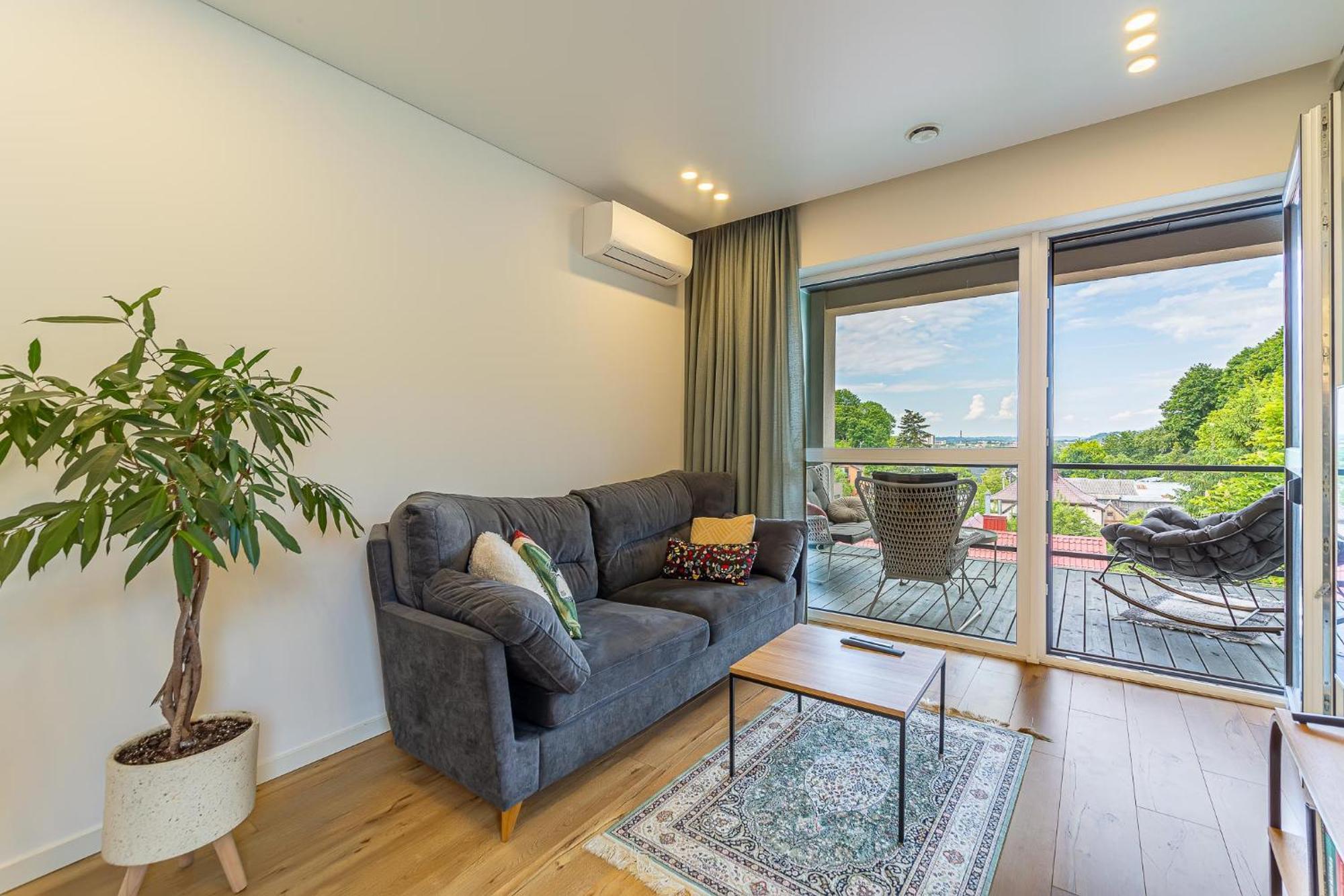 Sky Apartment With Free Parking And Balcony & Ac คอนัส ภายนอก รูปภาพ